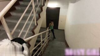 [国产]高颜值混血清纯美少女马尾辫低胸吊带与男友自家楼道内打炮压著声不敢大声呻吟口爆吐精