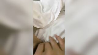 [国产]今日刚播极品美妞，撩起裙子自摸多毛骚穴，掰开紧緻小穴手指扣，美女有点羞涩